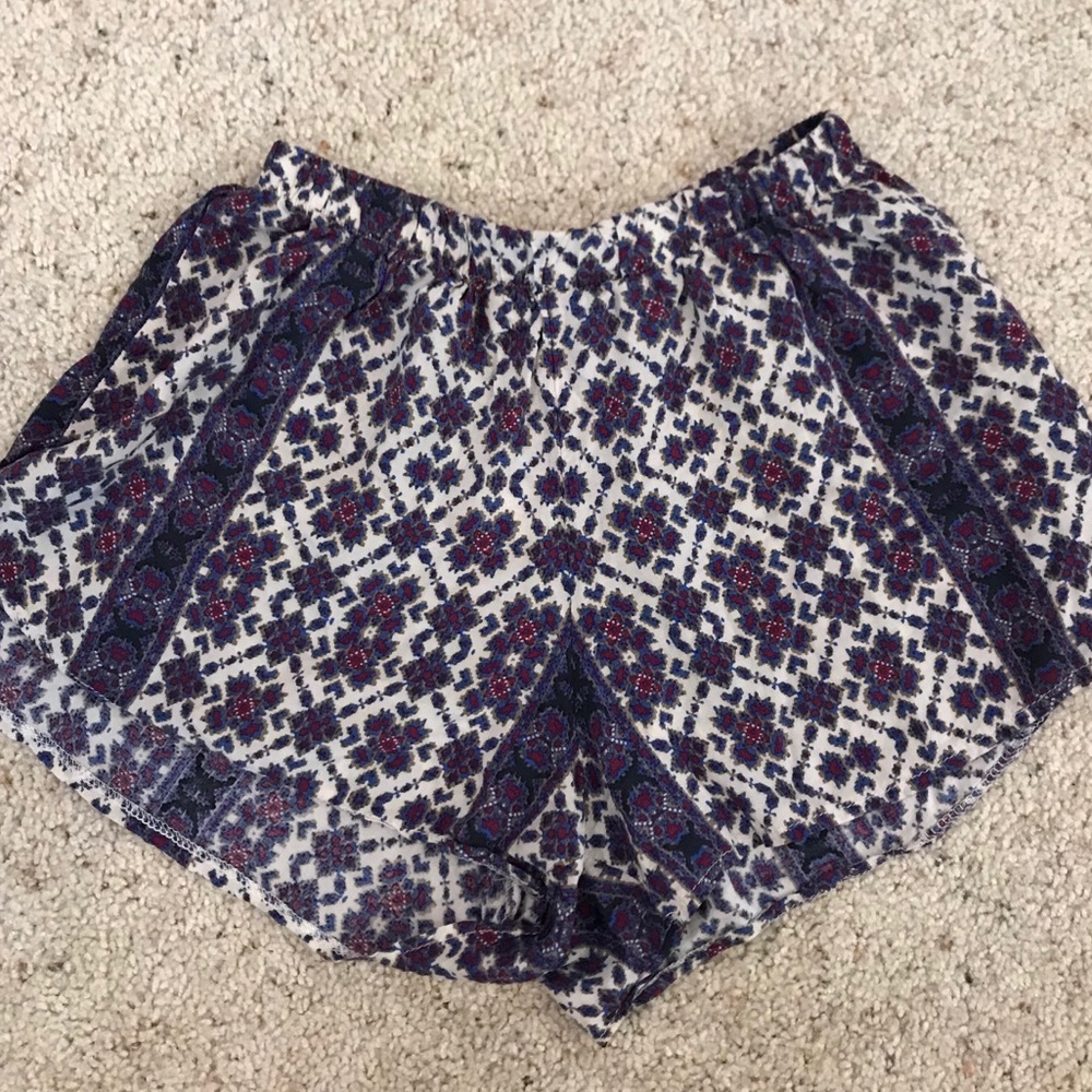 Brandy Melville flowy shorts - Picture 1 of 4